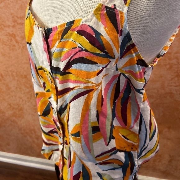 C&C CALIFORNIA Sleeveless Floral Blouse size Medium - Picture 3 of 7